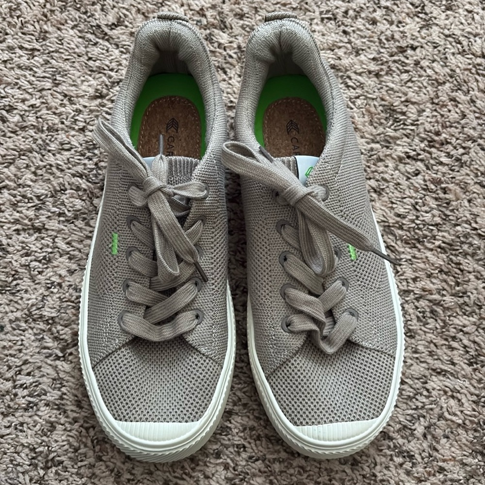 Cariuma knit sustainable sneakers New without box